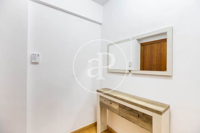 4 bedroom Apartment for rent in Sarrià, Barcelona city - € 2,228 (Ref: 9959775)