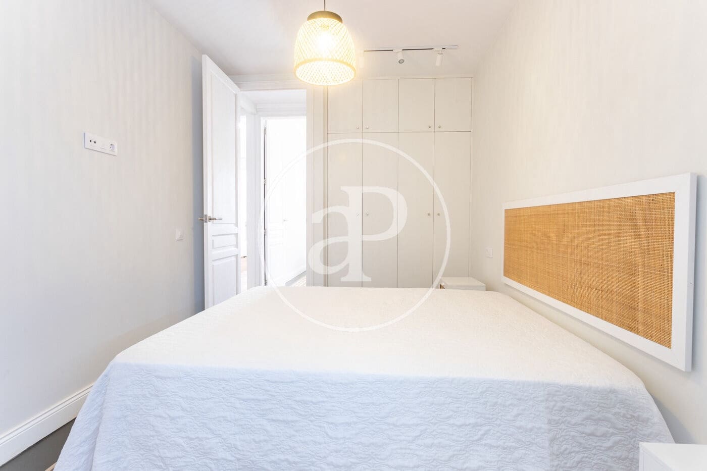 3 quarto Apartamento para arrendar em Barcelona cidade - 4 500 € (Ref: 9959776)