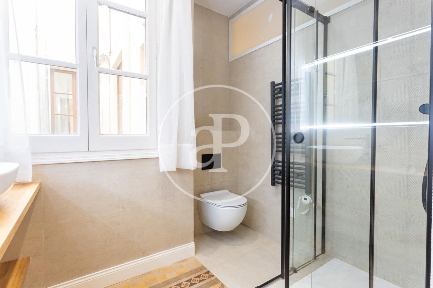 3 quarto Apartamento para arrendar em Barcelona cidade - 4 500 € (Ref: 9959776)