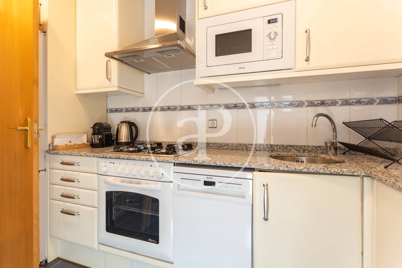 3 quarto Apartamento para arrendar em Barcelona cidade - 2 800 € (Ref: 9959777)