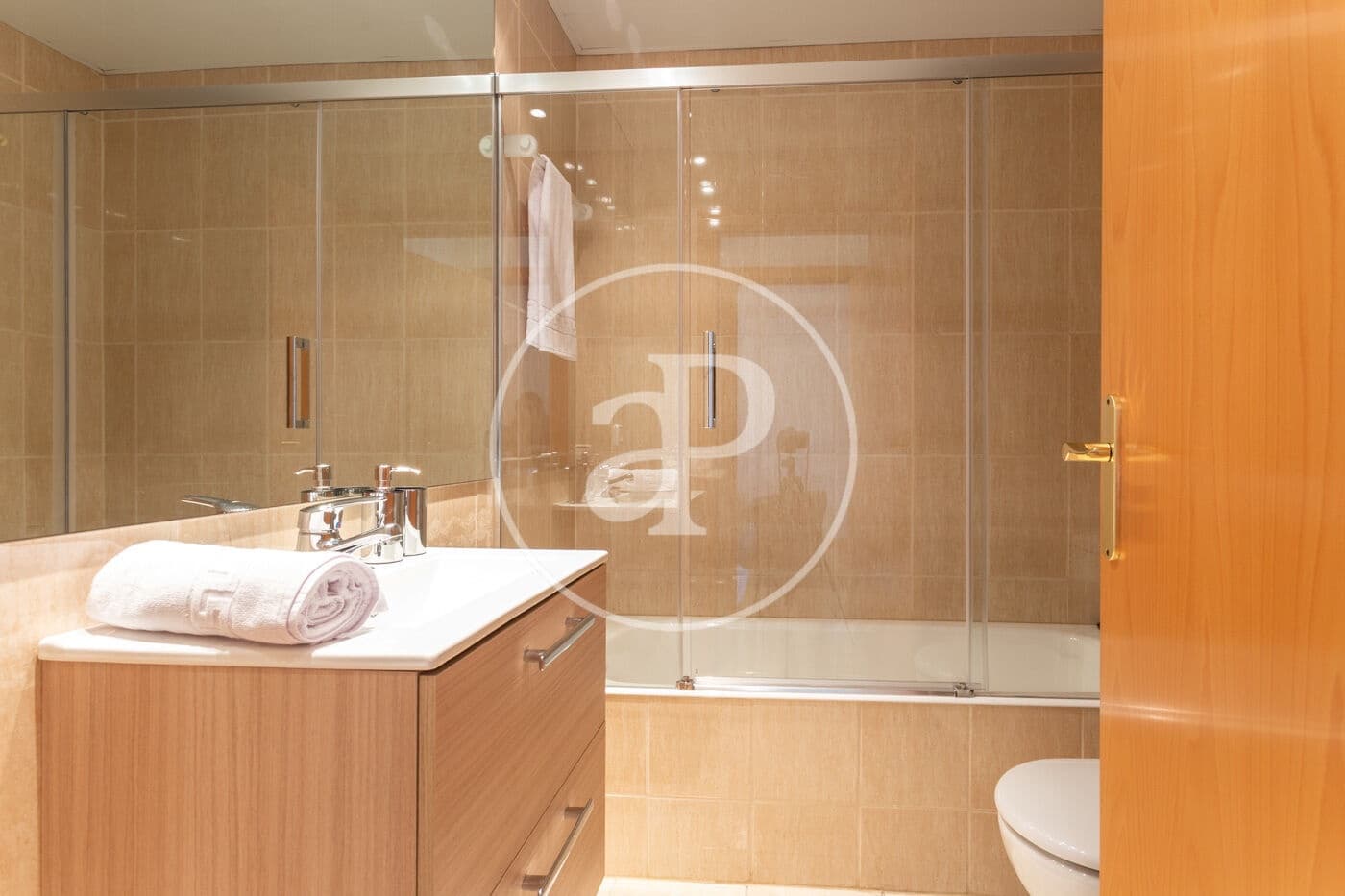 3 quarto Apartamento para arrendar em Barcelona cidade - 2 800 € (Ref: 9959777)