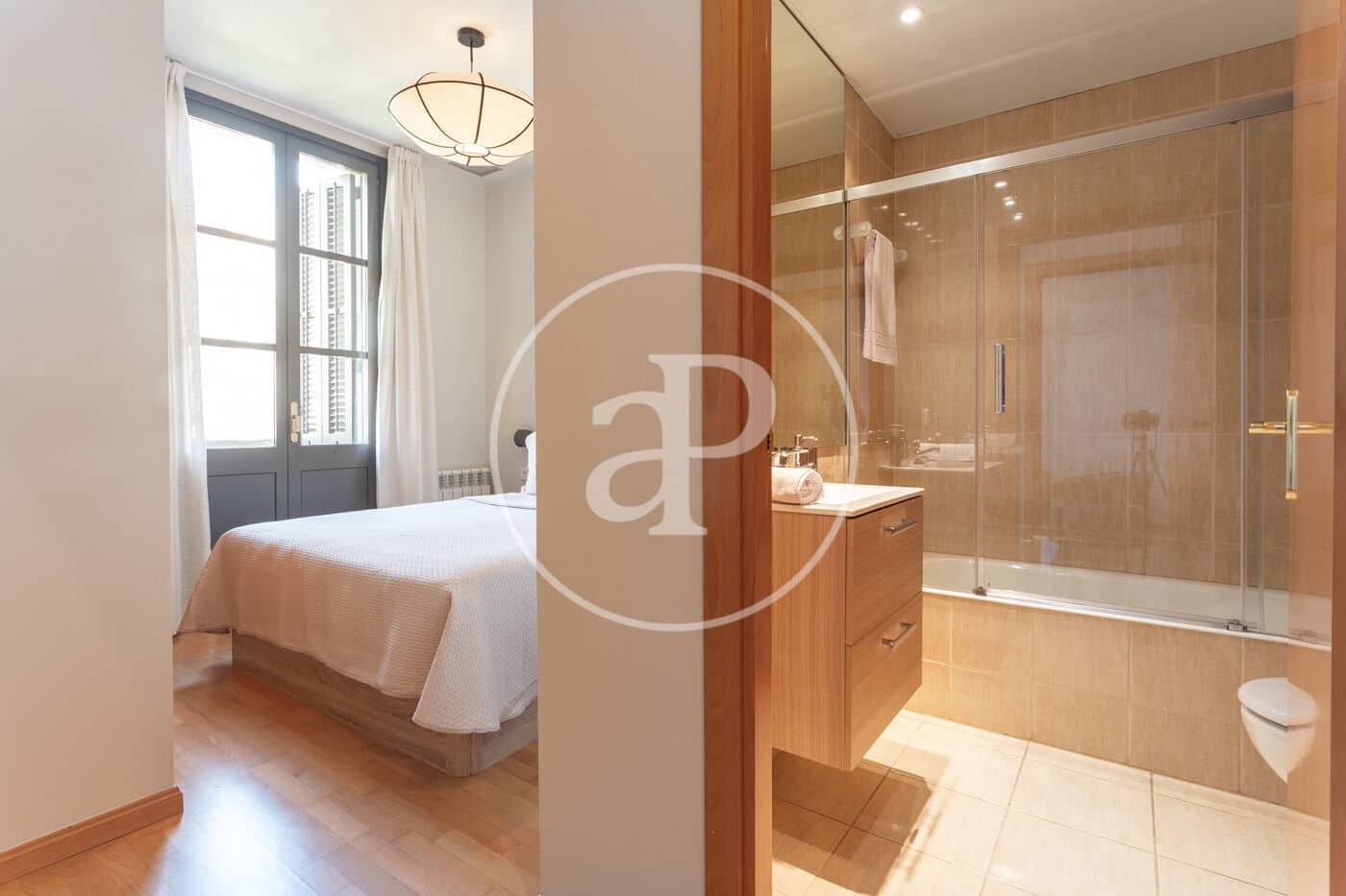 3 quarto Apartamento para arrendar em Barcelona cidade - 2 800 € (Ref: 9959777)