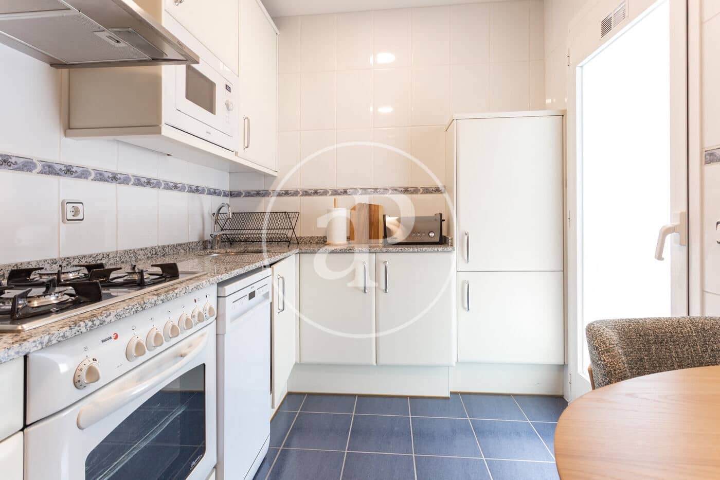 3 quarto Apartamento para arrendar em Barcelona cidade - 2 800 € (Ref: 9959777)