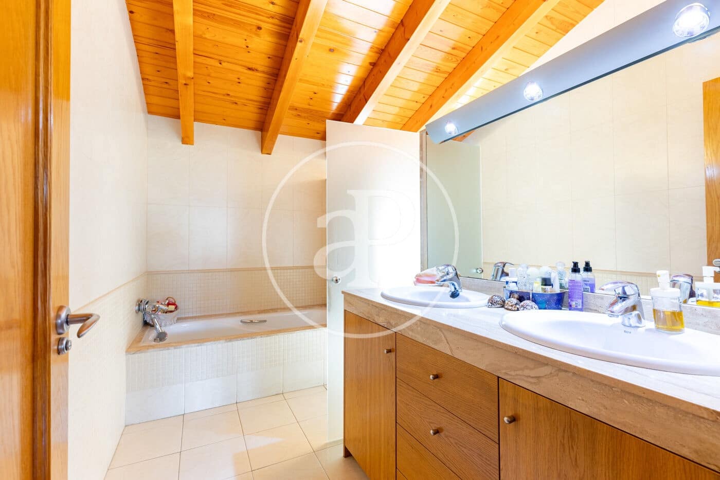 5 bedroom Villa for sale in Mira-Sol with pool - € 1,245,000 (Ref: 9965270)