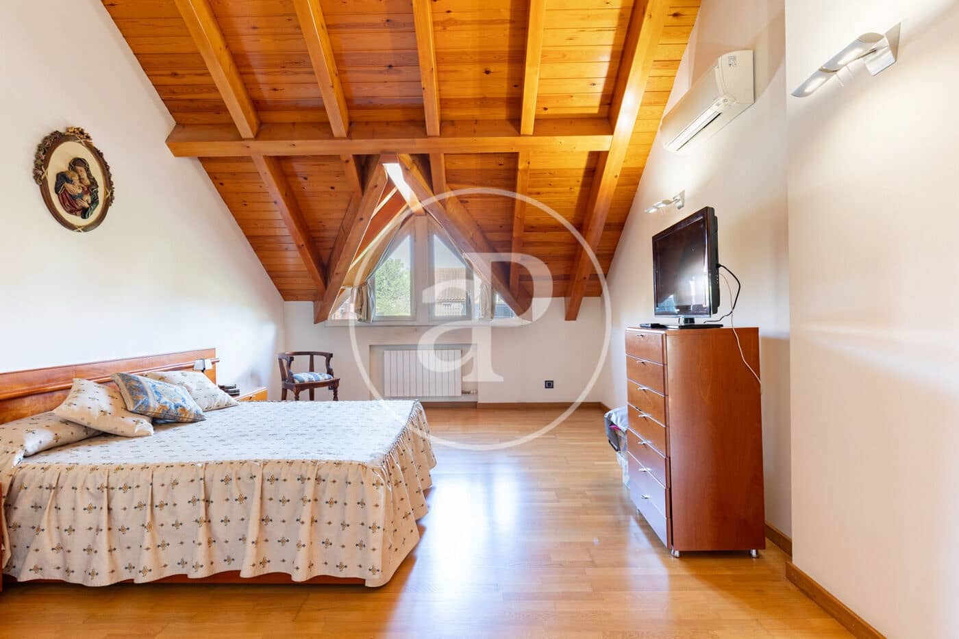 5 bedroom Villa for sale in Mira-Sol with pool - € 1,245,000 (Ref: 9965270)