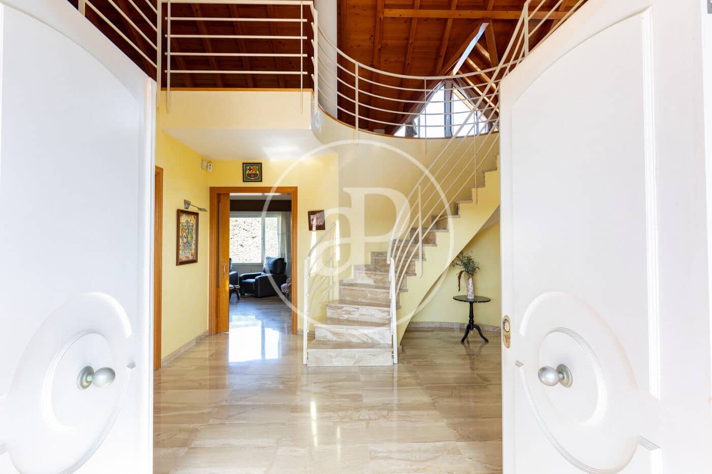 5 bedroom Villa for sale in Mira-Sol with pool - € 1,245,000 (Ref: 9965270)
