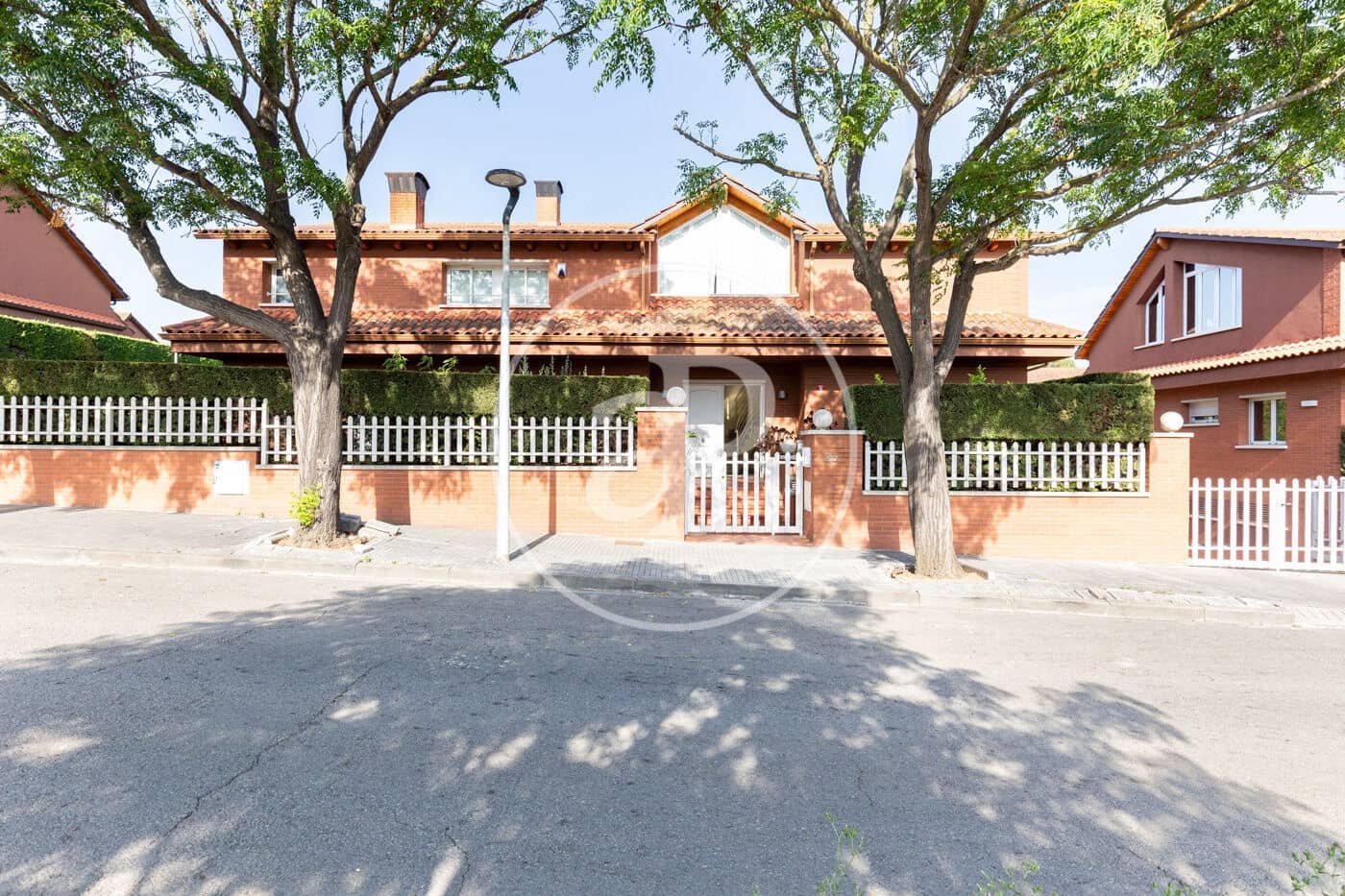 5 bedroom Villa for sale in Mira-Sol with pool - € 1,245,000 (Ref: 9965270)