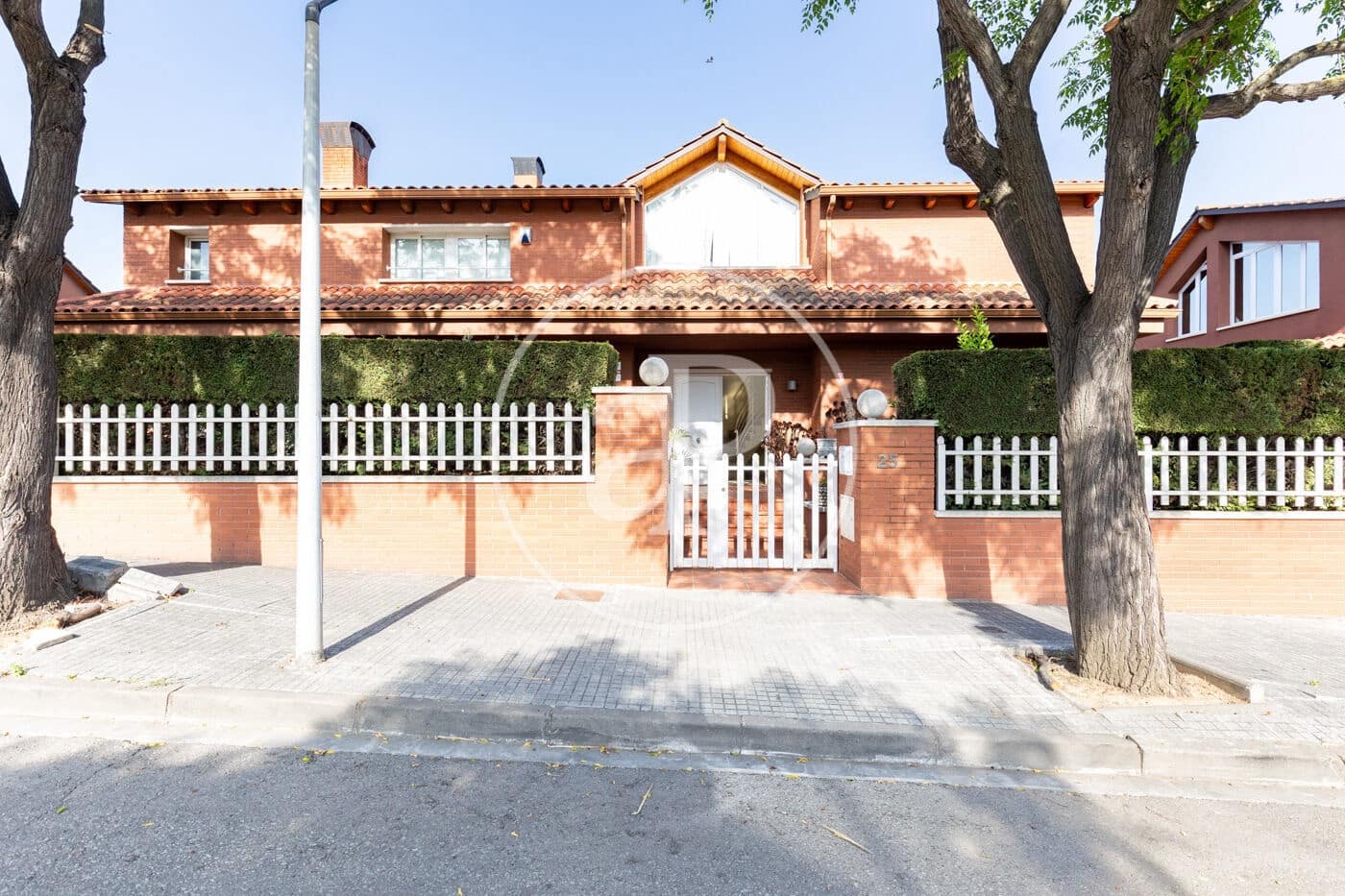 5 bedroom Villa for sale in Mira-Sol with pool - € 1,245,000 (Ref: 9965270)
