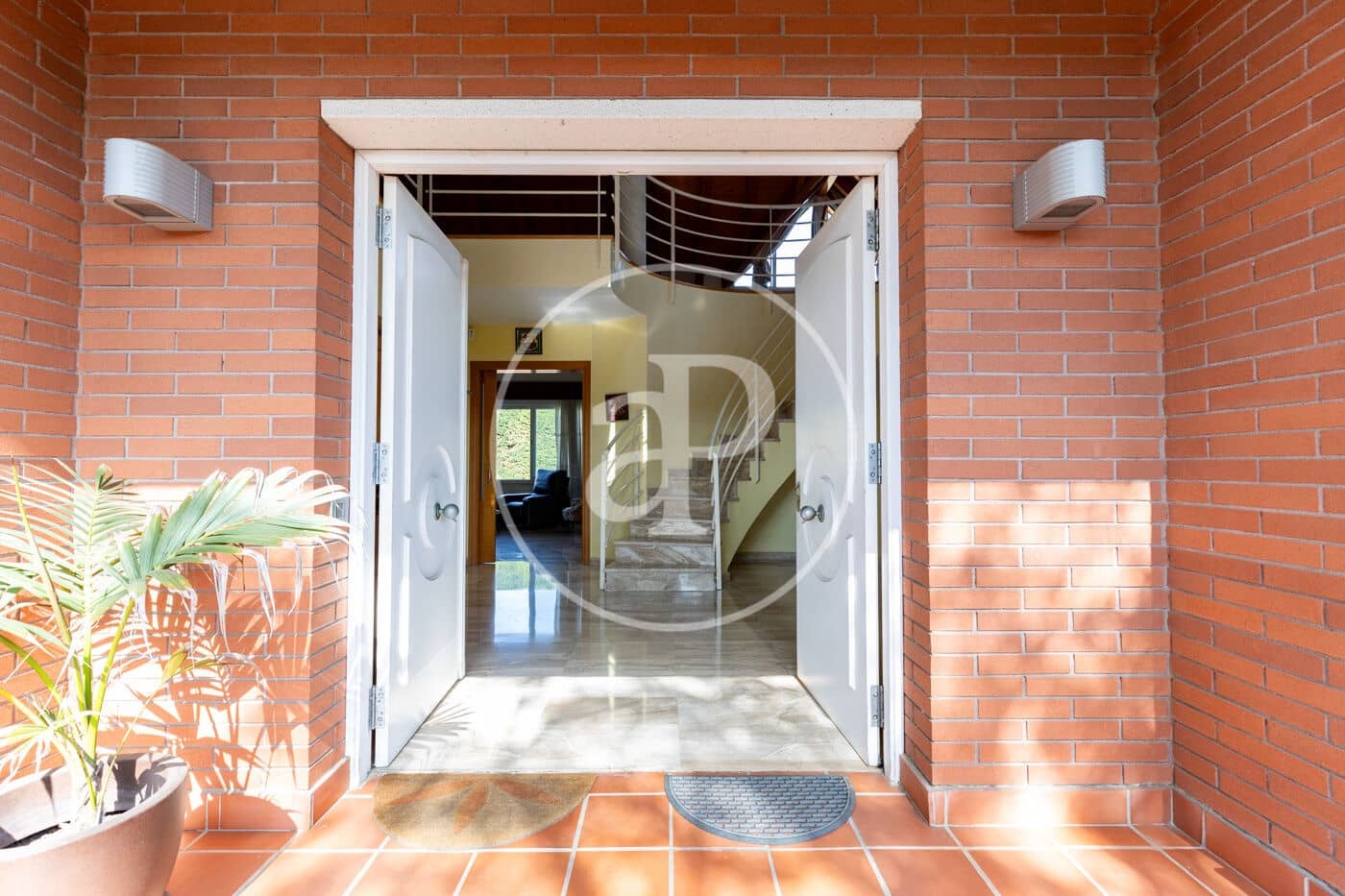 5 bedroom Villa for sale in Mira-Sol with pool - € 1,245,000 (Ref: 9965270)
