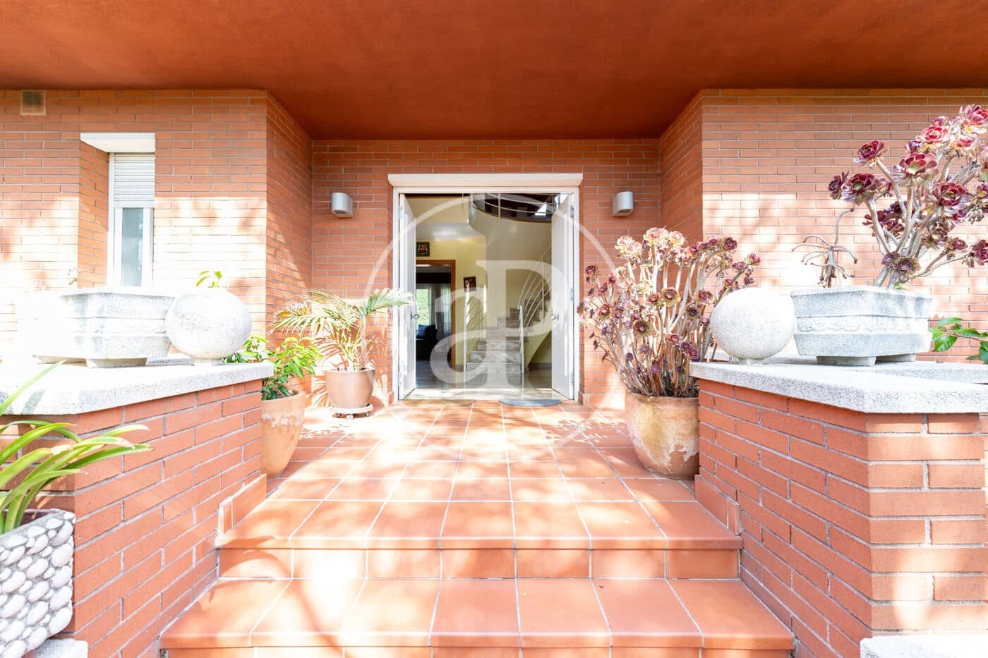 5 bedroom Villa for sale in Mira-Sol with pool - € 1,245,000 (Ref: 9965270)