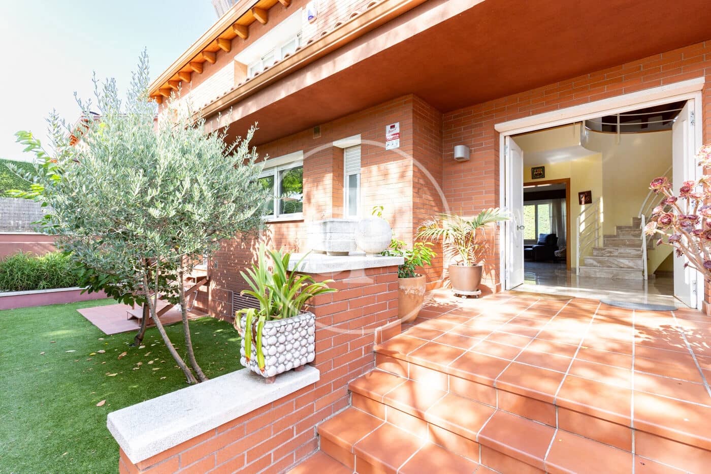 5 bedroom Villa for sale in Mira-Sol with pool - € 1,245,000 (Ref: 9965270)