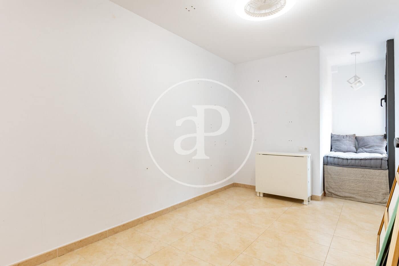 4 bedroom Apartment for sale in Cerdanyola del Valles - € 420,000 (Ref: 9966639)