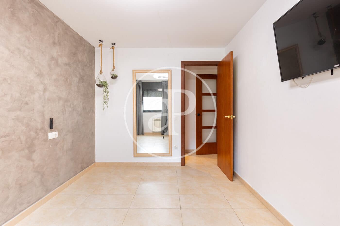 4 bedroom Apartment for sale in Cerdanyola del Valles - € 420,000 (Ref: 9966639)