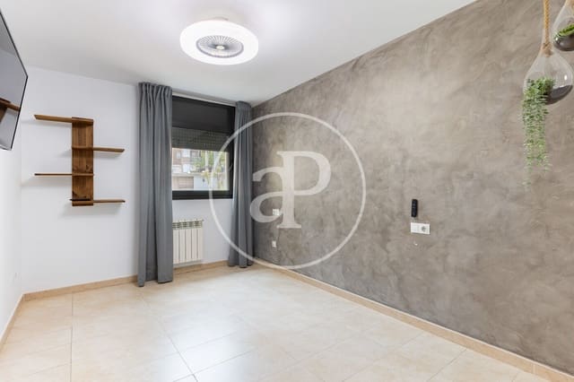 Apartamento de 4 habitaciones en Cerdanyola del Vallès en venta - 420.000 € (Ref: 9966639)