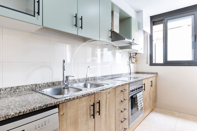 Apartamento de 4 habitaciones en Cerdanyola del Vallès en venta - 420.000 € (Ref: 9966639)