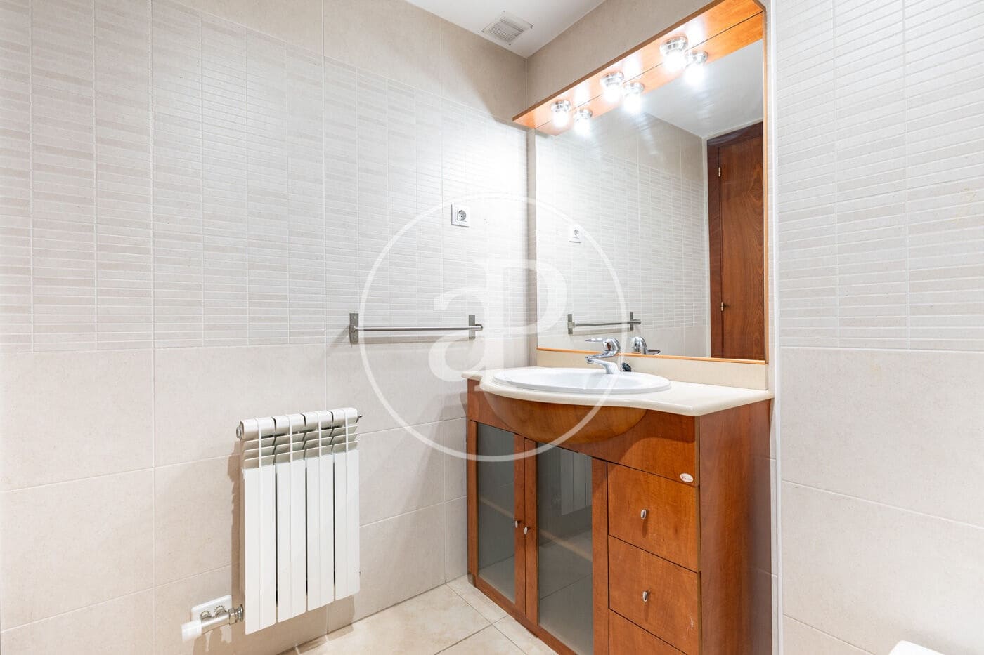 4 bedroom Apartment for sale in Cerdanyola del Valles - € 420,000 (Ref: 9966639)
