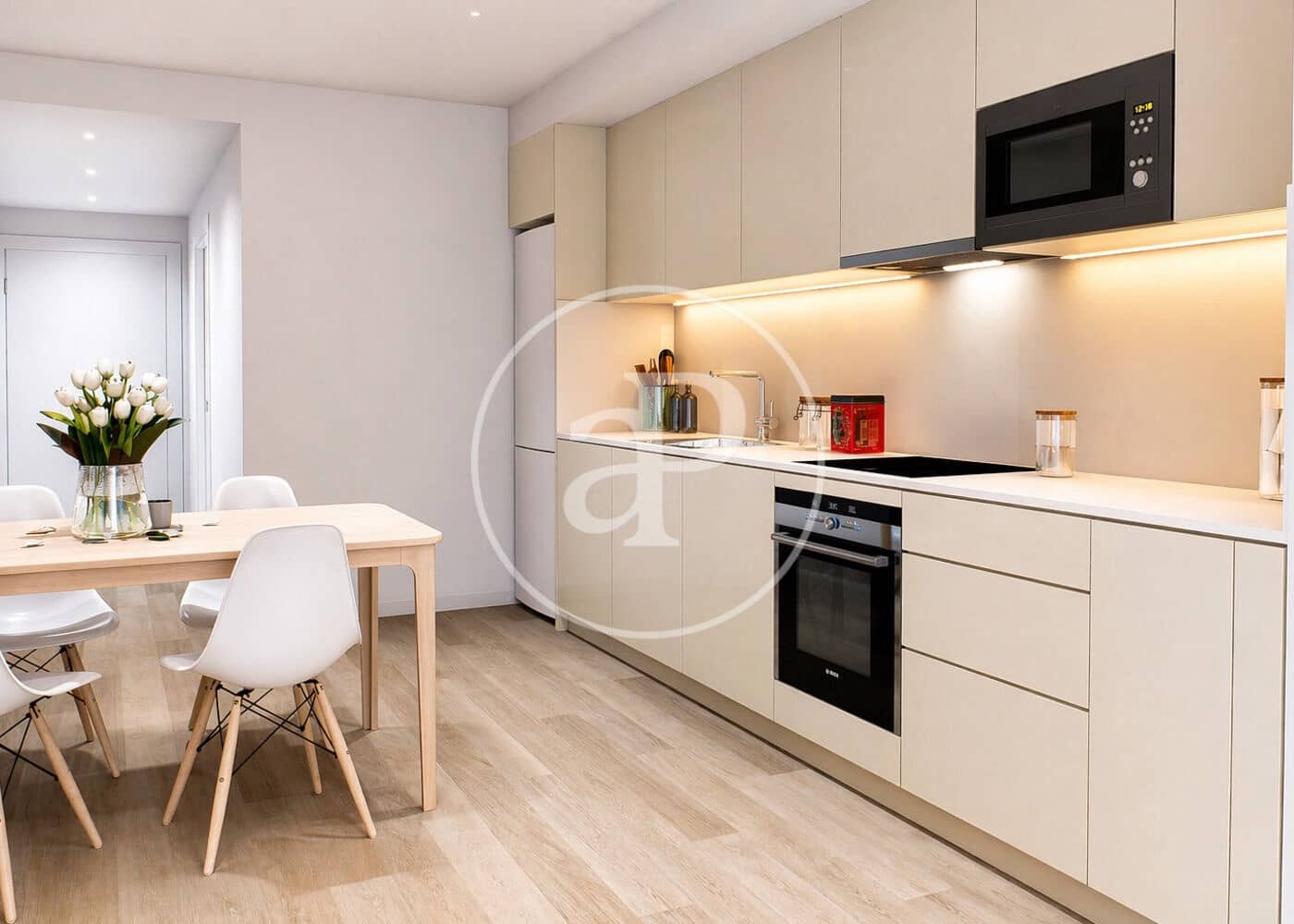 Leilighet til salgs i Barcelona by med svømmebasseng - € 650 000 (Ref: 9966640)