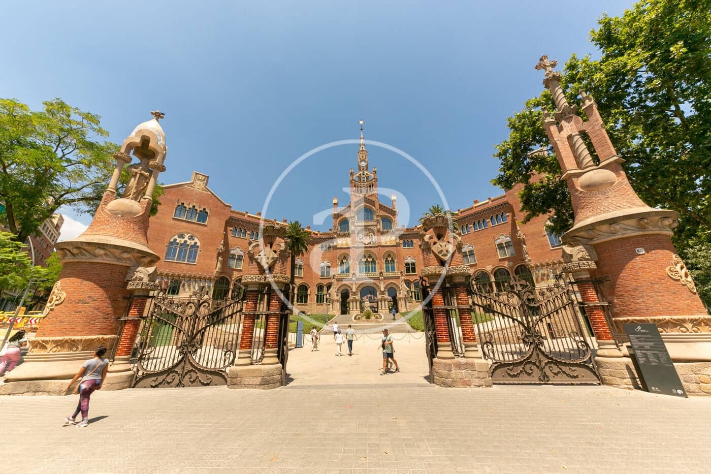 Leilighet til salgs i Barcelona by med svømmebasseng - € 650 000 (Ref: 9966640)