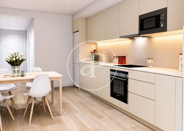 Leilighet til salgs i La Sagrada Família, Barcelona by med svømmebasseng - € 625 000 (Ref: 9966641)
