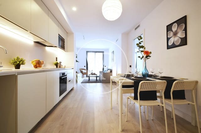 Apartment for sale in La Sagrada Família, Barcelona city with pool - € 525,000 (Ref: 9966642)