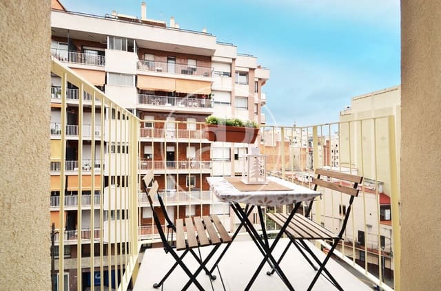 Apartment for sale in La Sagrada Família, Barcelona city with pool - € 525,000 (Ref: 9966642)
