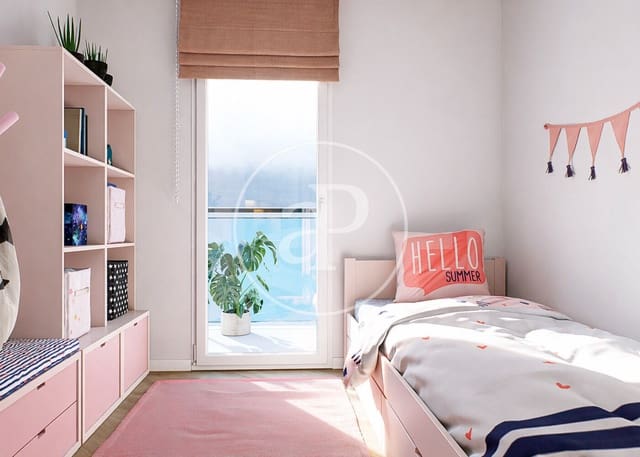 Leilighet til salgs i La Sagrada Família, Barcelona by med svømmebasseng - € 575 000 (Ref: 9966643)