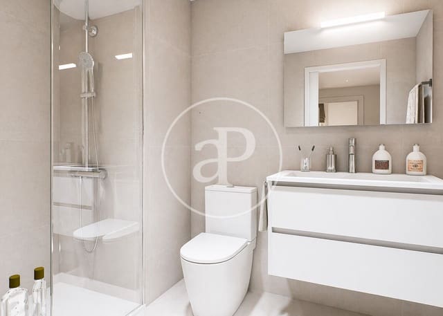Leilighet til salgs i La Sagrada Família, Barcelona by med svømmebasseng - € 675 000 (Ref: 9966644)