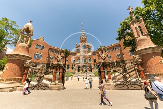 Leilighet til salgs i La Sagrada Família, Barcelona by med svømmebasseng - € 630 000 (Ref: 9966645)