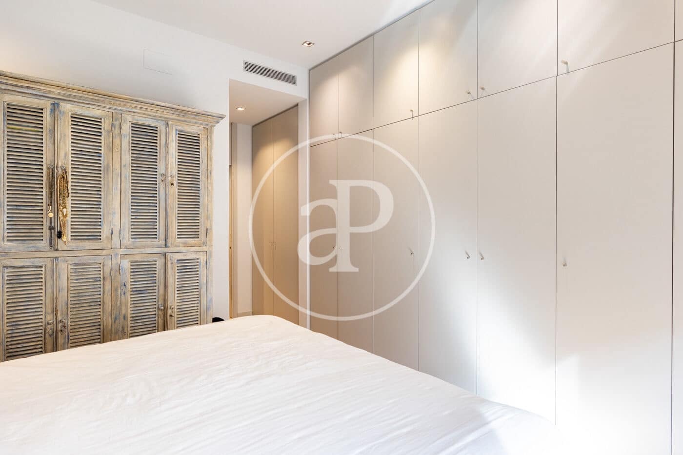 3 bedroom Apartment for sale in Barcelona city - € 1,215,000 (Ref: 9966647)