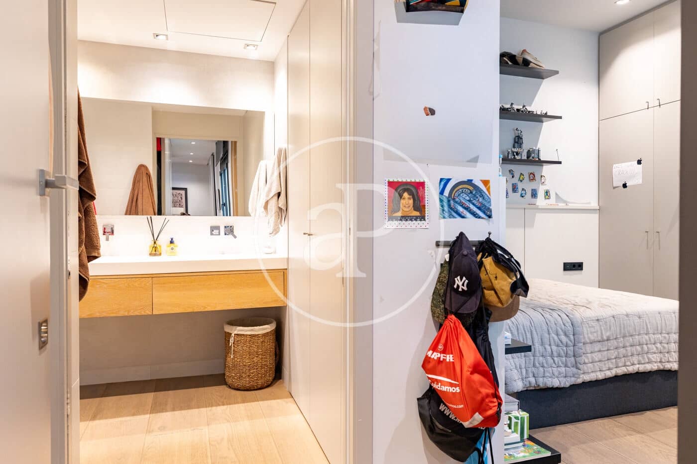 3 bedroom Apartment for sale in Barcelona city - € 1,215,000 (Ref: 9966647)