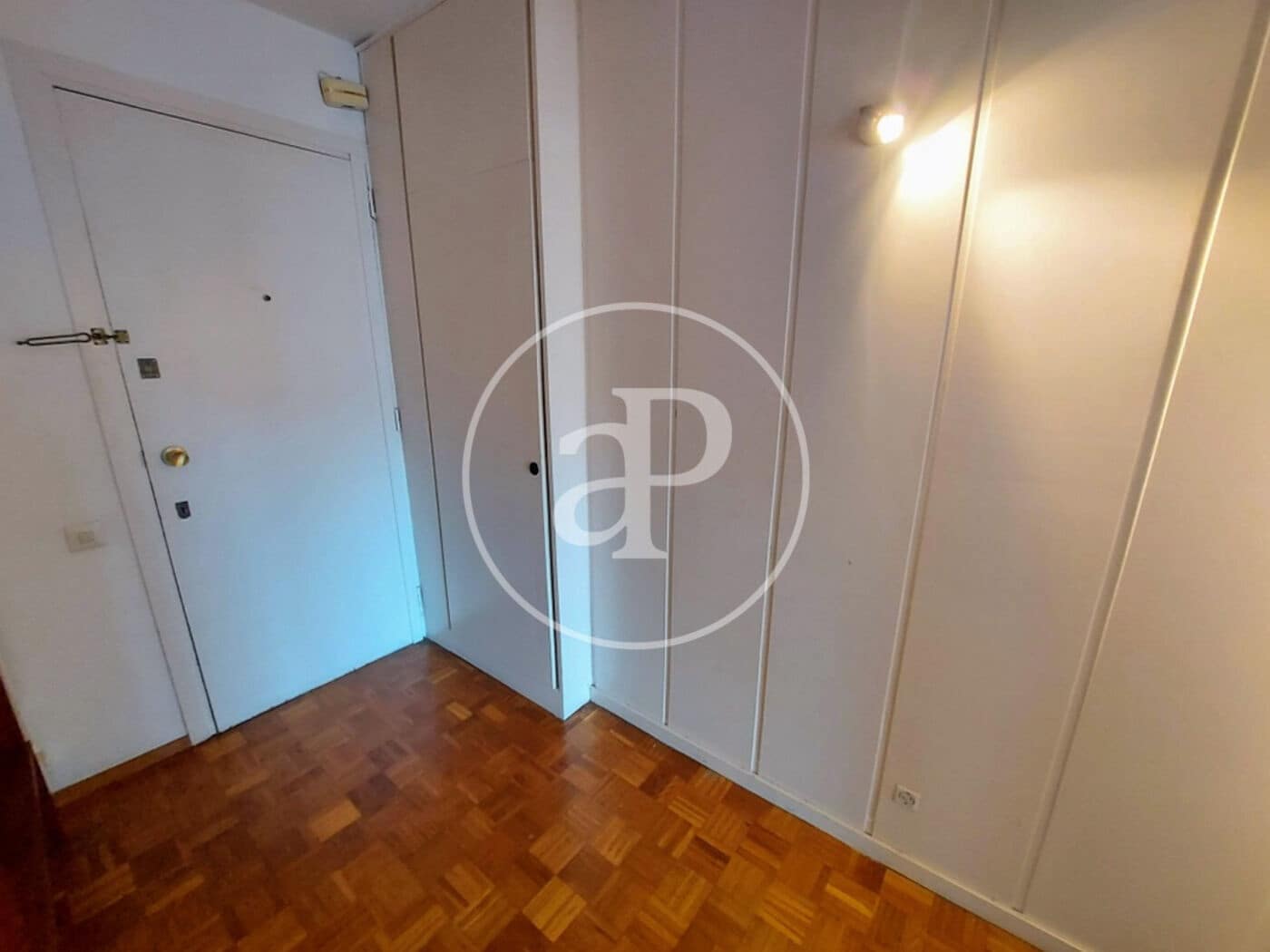 Apartamento de 4 habitaciones en Barcelona ciudad en venta - 720.000 € (Ref: 9970592)