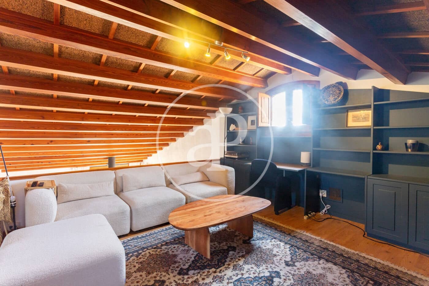 3 soverom Villa til leie i Barcelona by med garasje - € 3 013 (Ref: 9970593)