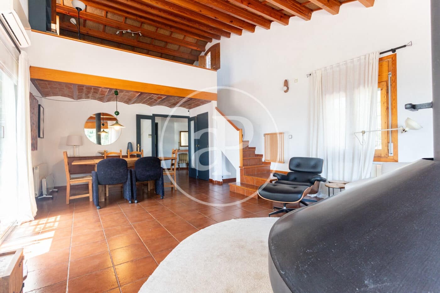 3 soverom Villa til leie i Barcelona by med garasje - € 3 013 (Ref: 9970593)