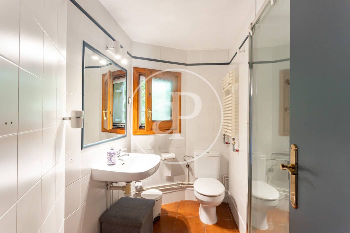 3 soverom Villa til leie i Barcelona by med garasje - € 3 013 (Ref: 9970593)