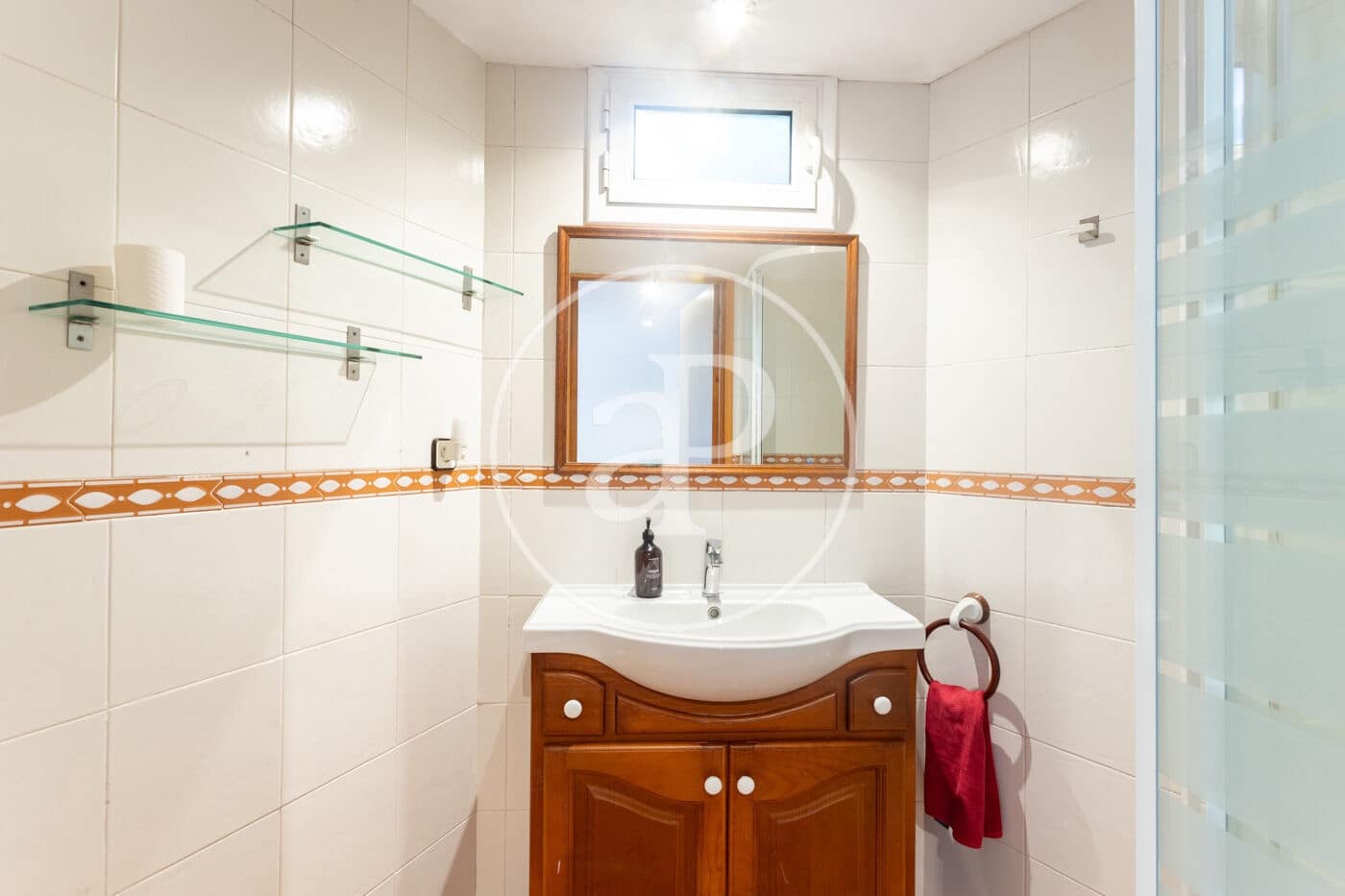 3 soverom Villa til leie i Barcelona by med garasje - € 3 013 (Ref: 9970593)