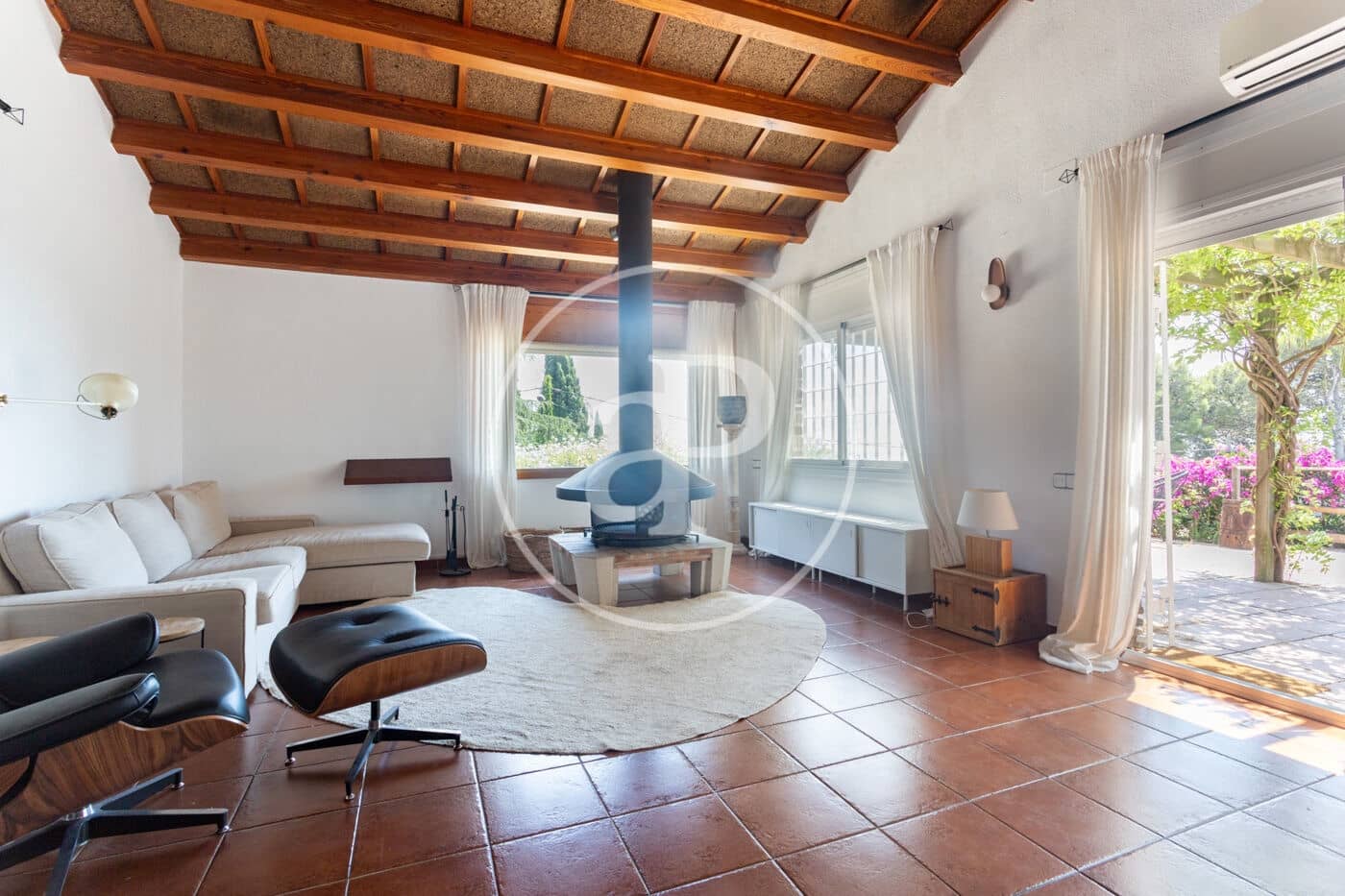 3 soverom Villa til leie i Barcelona by med garasje - € 3 013 (Ref: 9970593)