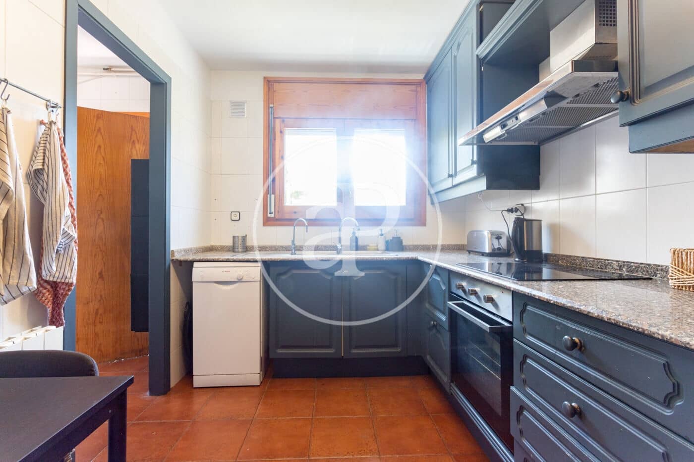 3 soverom Villa til leie i Barcelona by med garasje - € 3 013 (Ref: 9970593)