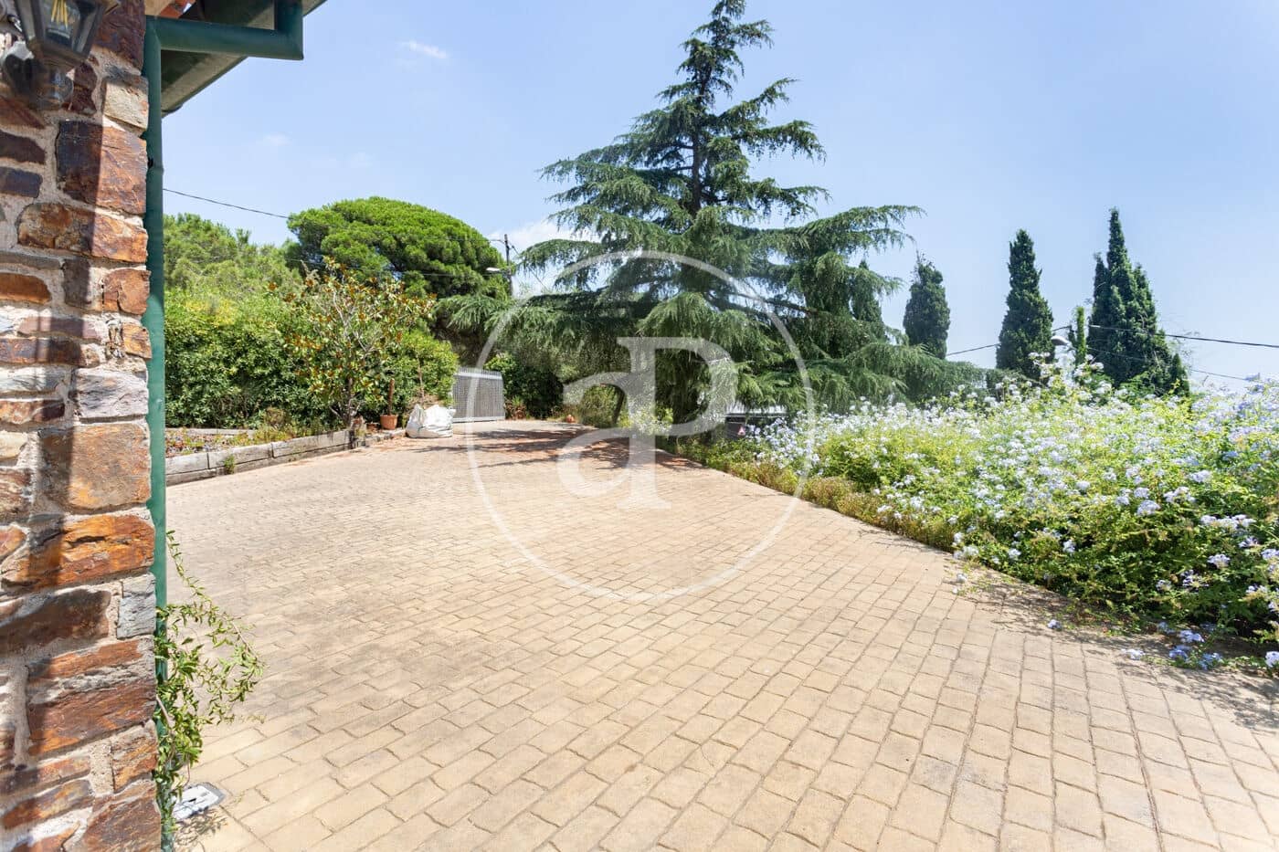 3 soverom Villa til leie i Barcelona by med garasje - € 3 013 (Ref: 9970593)