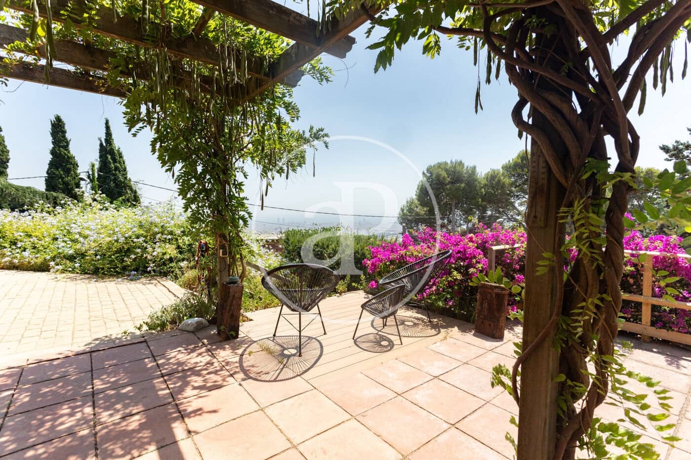 3 soverom Villa til leie i Barcelona by med garasje - € 3 013 (Ref: 9970593)