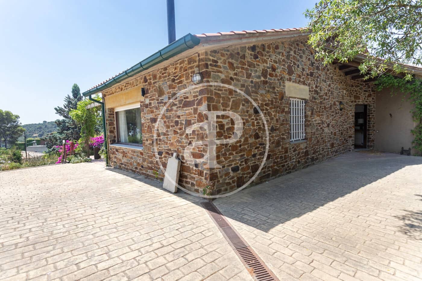 3 soverom Villa til leie i Barcelona by med garasje - € 3 013 (Ref: 9970593)