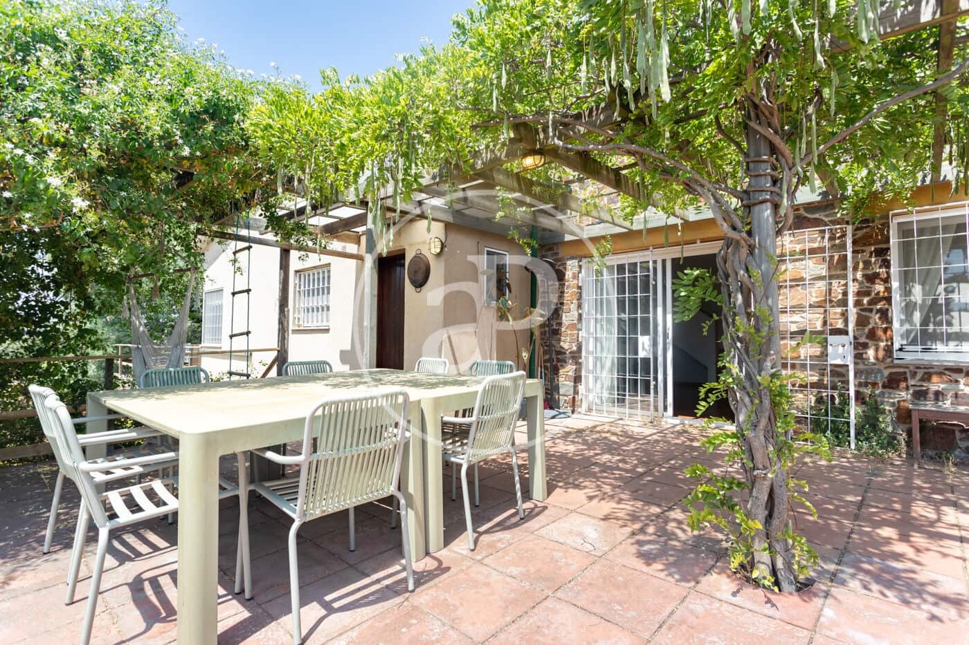 3 soverom Villa til leie i Barcelona by med garasje - € 3 013 (Ref: 9970593)