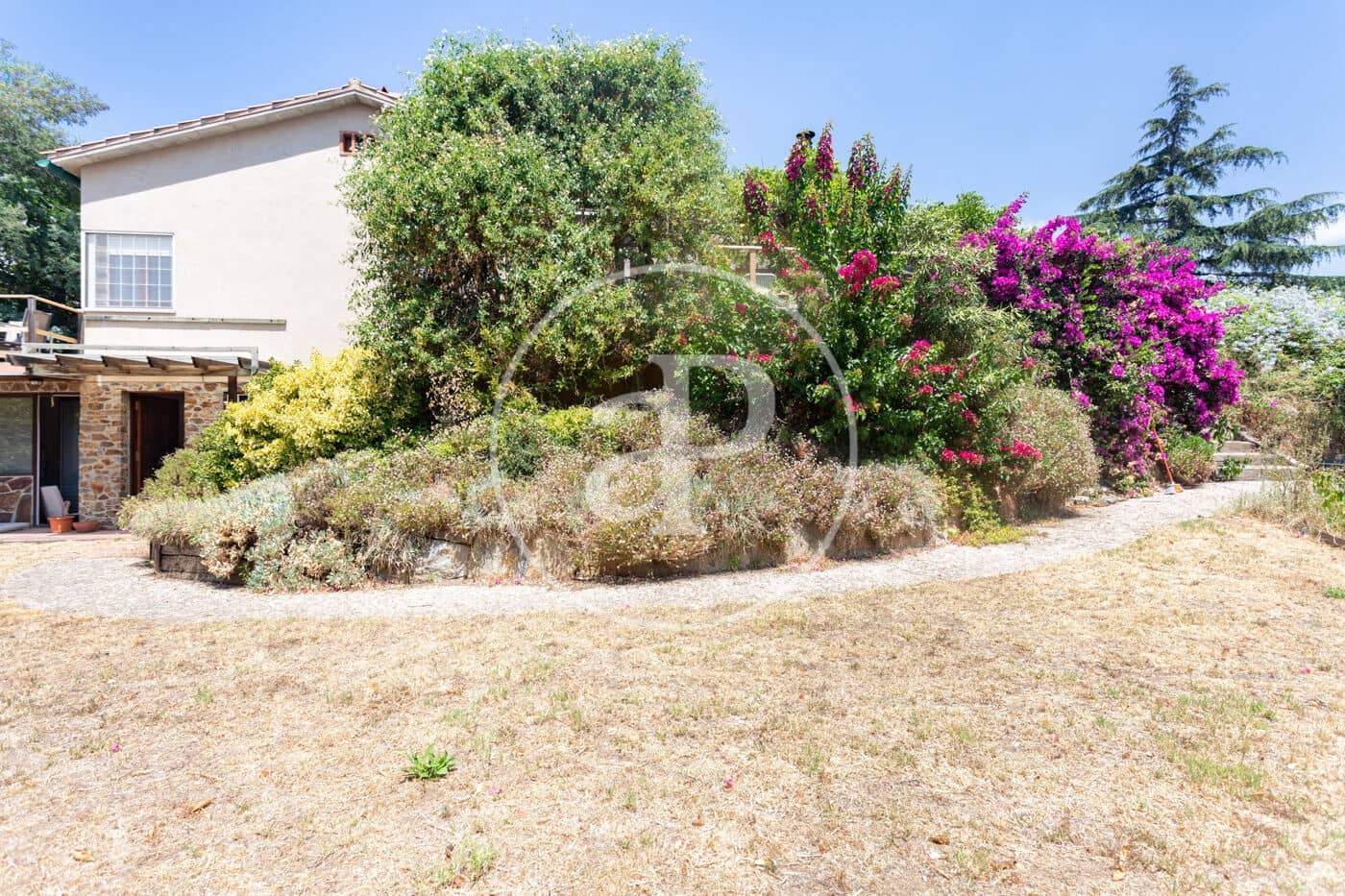 3 soverom Villa til leie i Barcelona by med garasje - € 3 013 (Ref: 9970593)