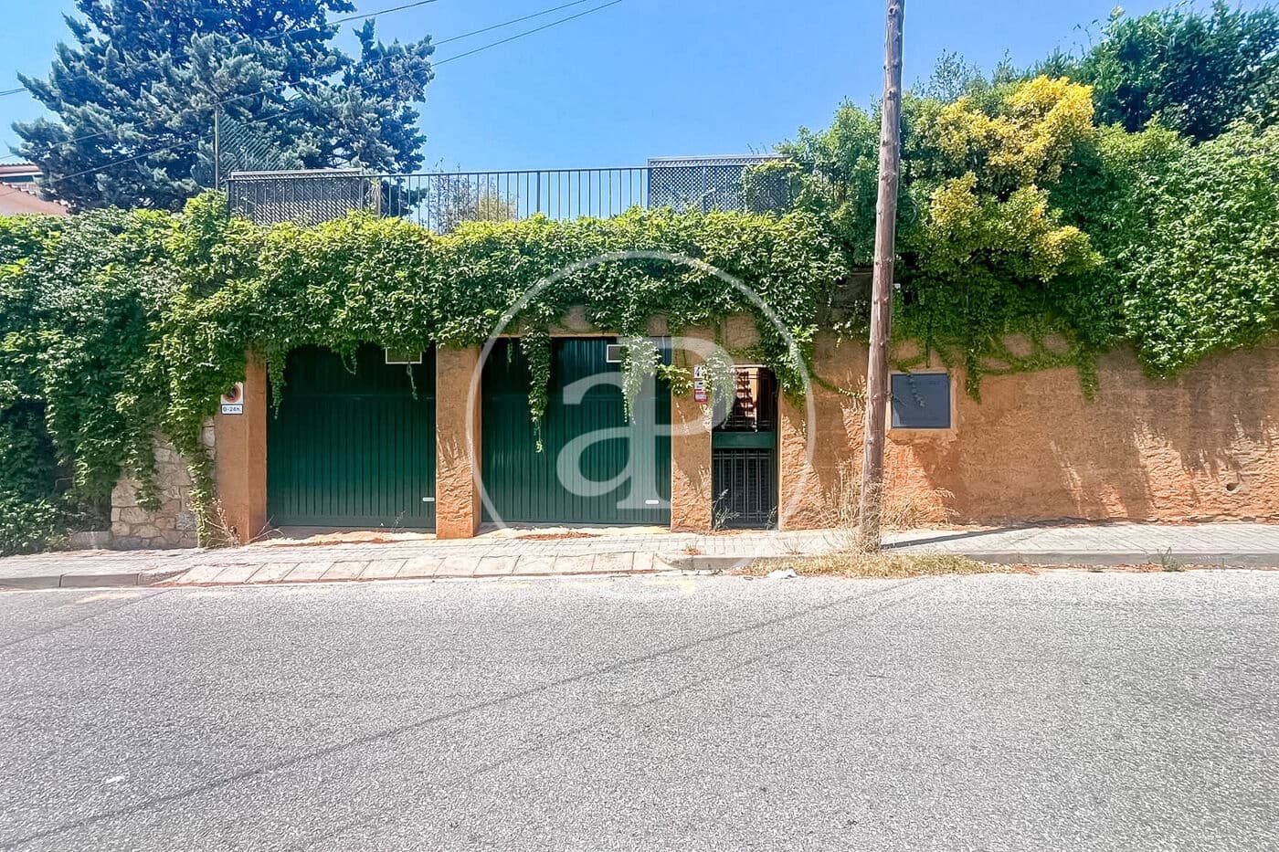 3 soverom Villa til leie i Barcelona by med garasje - € 3 013 (Ref: 9970593)