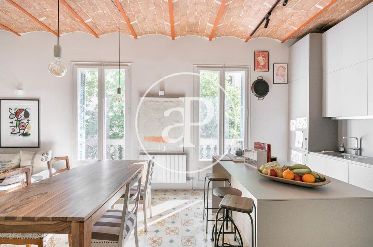 3 soverom Leilighet til leie i Barcelona by - € 2 383 (Ref: 9973314)