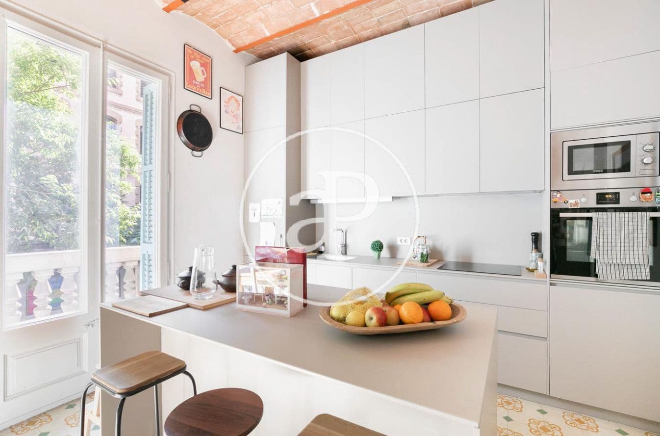 3 soverom Leilighet til leie i Barcelona by - € 2 383 (Ref: 9973314)