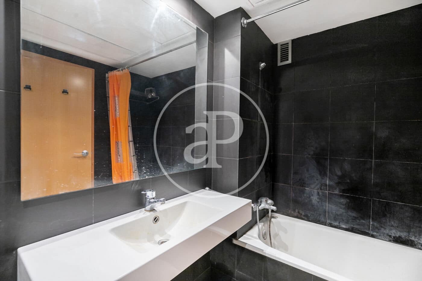 Apartamento de 2 habitaciones en Barcelona ciudad en venta - 430.000 € (Ref: 9973316)