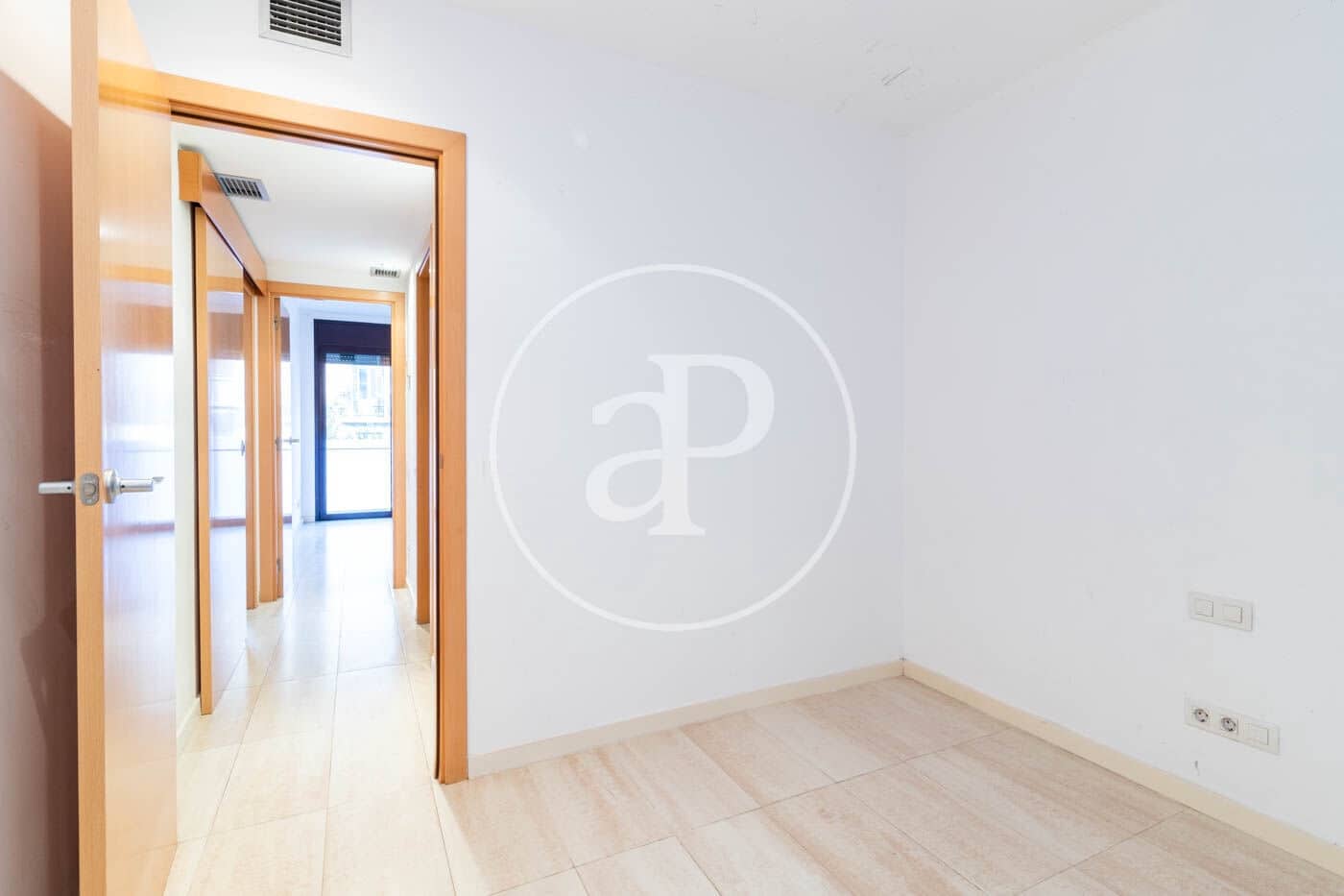 2 soveværelse Lejlighed til salg i Barcelona by - € 395.000 (Ref: 9973317)