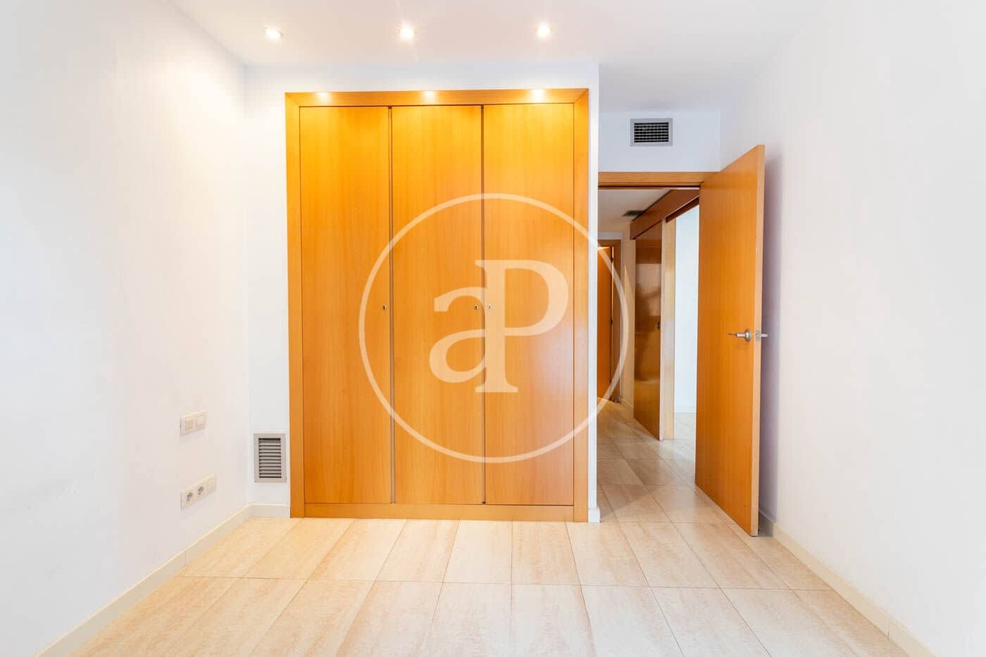 2 soveværelse Lejlighed til salg i Barcelona by - € 395.000 (Ref: 9973317)