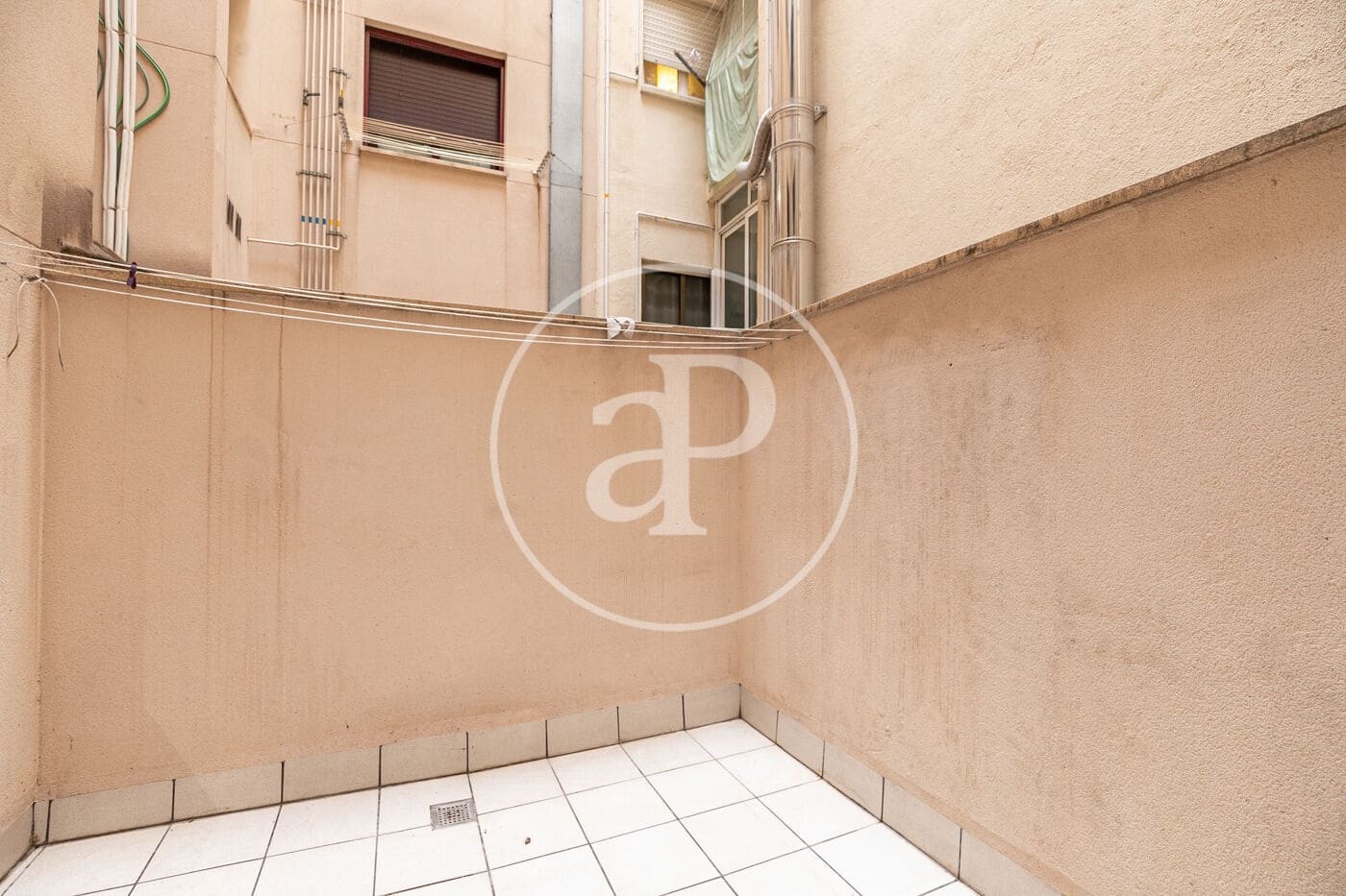 2 bedroom Apartment for sale in Barcelona city - € 420,000 (Ref: 9973318)