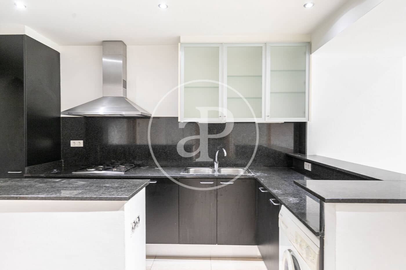 2 bedroom Apartment for sale in Barcelona city - € 420,000 (Ref: 9973318)